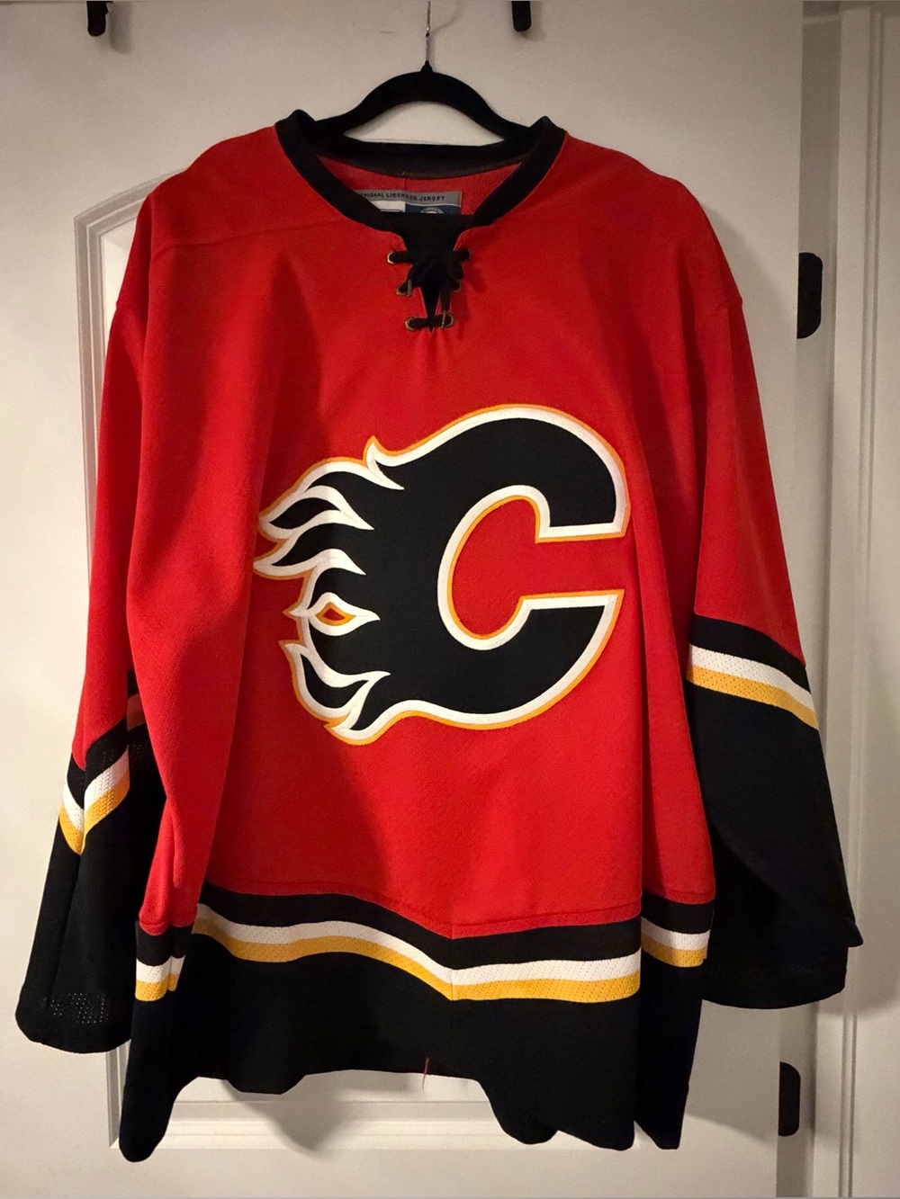 Vintage Calgary Flames Official Licensed NHL Hockey Jersey Adult XL Lace-Up CCM